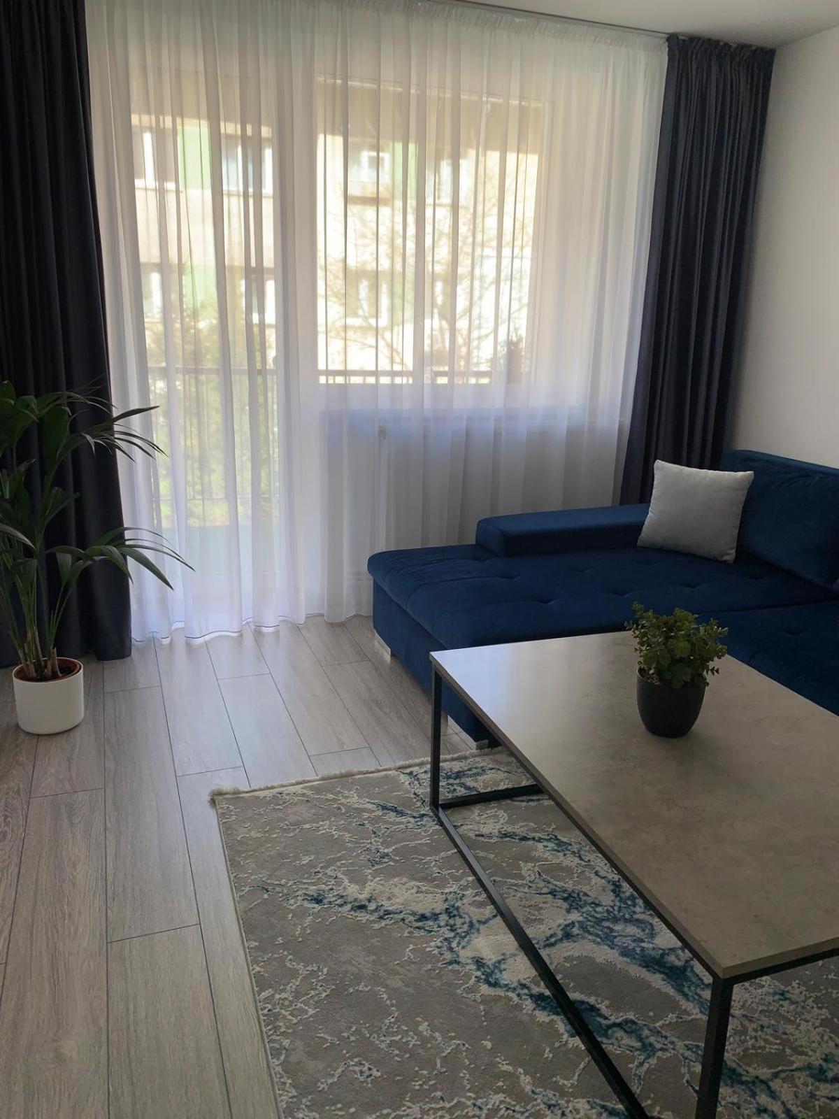 Rose Apartment Piatra Neamţ Exterior foto